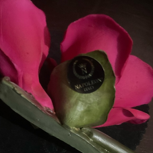 Beautiful Flower Decoration 🌷🌹 - Picture 6 of 9